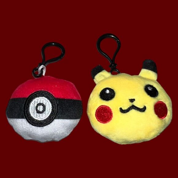 🎁 2 Pokémon Plush Keychains Pokeball & Pikachu￼ - Picture 1 of 2